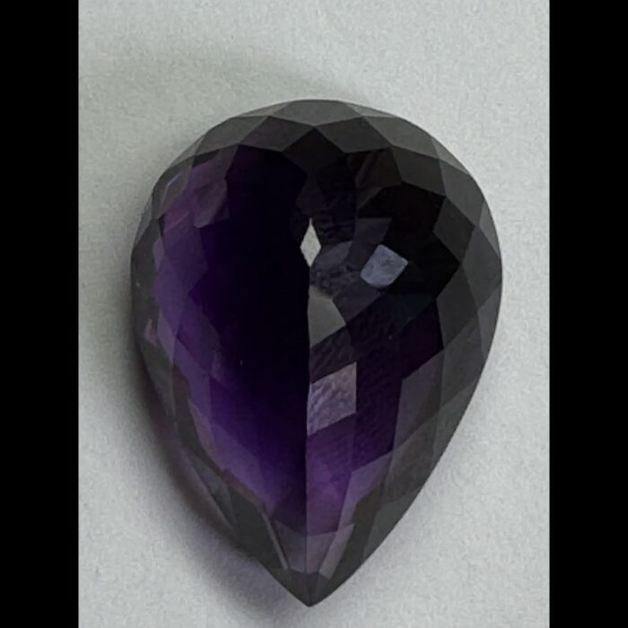2.30ct Sapphire.